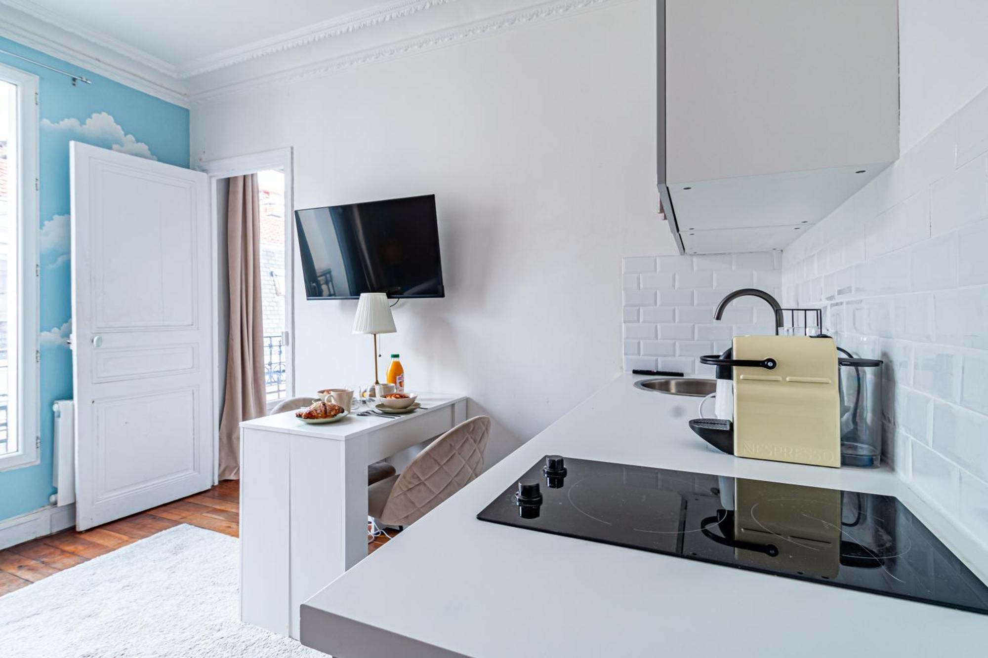 Flat Next To Montparnasse Train Station *
